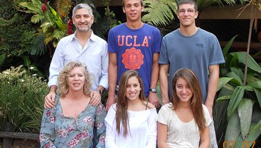 Scopri un paese insegnando la tua lingua madre alla famiglia che ti ospita. In cambio, hai i pasti, l’alloggio e sei considerato un membro della famiglia.  Scoprire, imparare, portando un contributo arricchente a coloro che ti accolgono!
