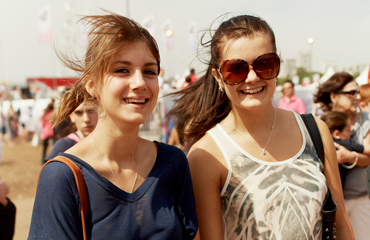 Dall'età di 10 anni puoi vivere un'esperienza unica all'estero con WEP! Da oltre 30 anni, offriamo corsi di lingua di qualità in collaborazione con scuole locali selezionate. I nostri programmi "Juniors"si combinano facilmente con altri corsi e attività.