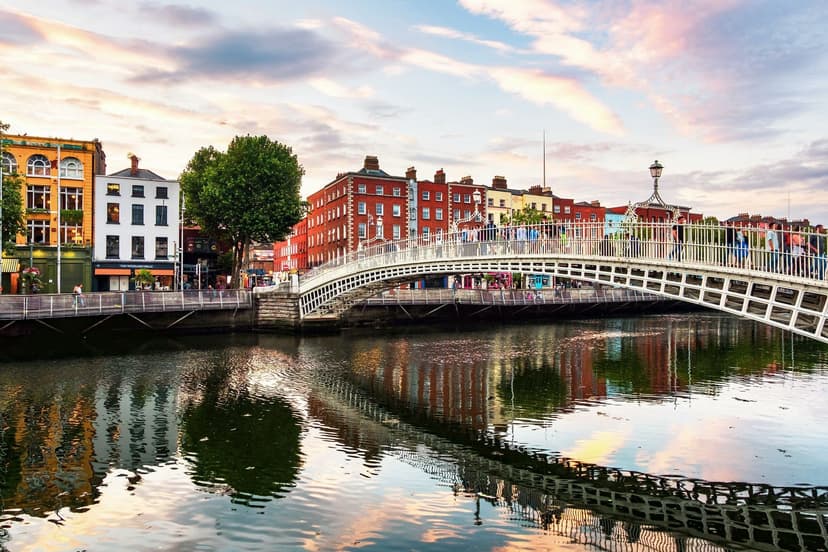 https://www.datocms-assets.com/118979/1716459608-photo-gallery-language-courses-ireland-adobestock-dublin.webp