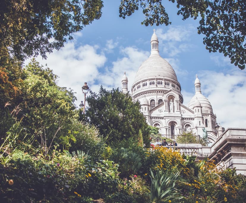 Vista della Basilica del Sacro Cuore durante un soggiorno linguistico a Parigi