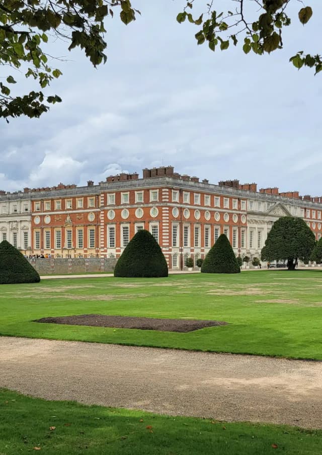Palazzo storico con giardini nella sezione dedicata alla sede WEP di Hampton in Australia.