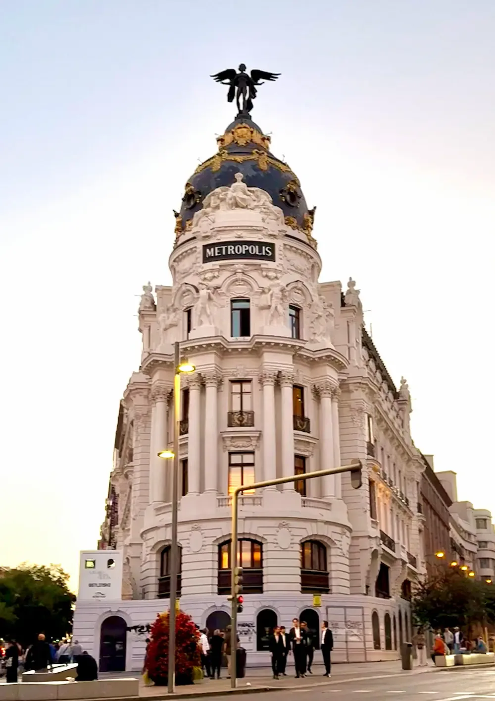 Edificio Metrópolis a Madrid, città spagnola in cui WEP è presente con un proprio ufficio.