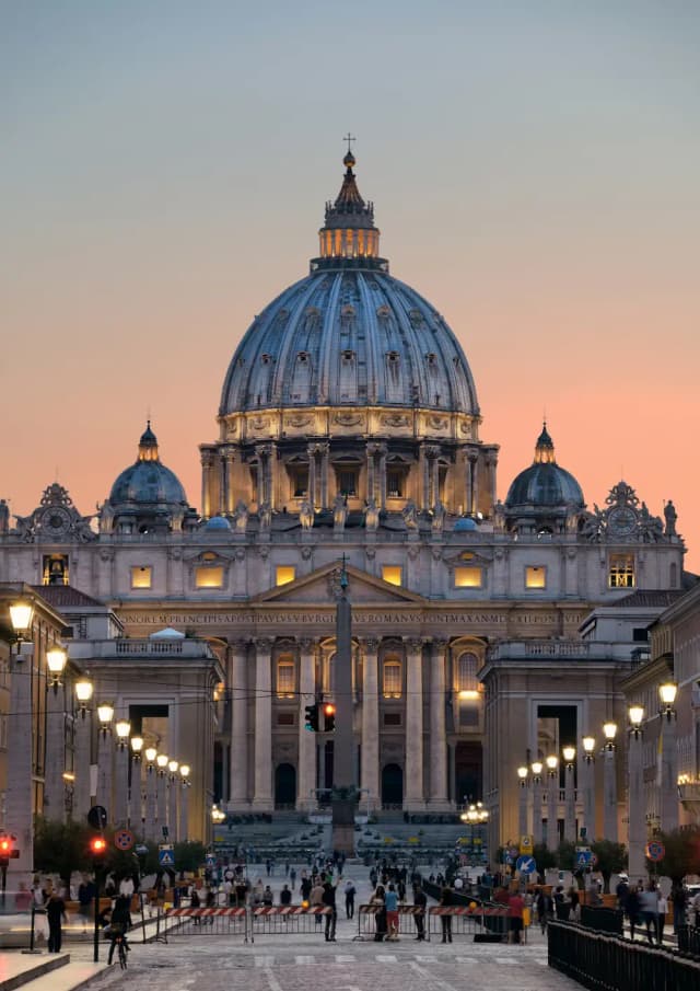 La Basilica di San Pietro a Roma, una delle città italiane in cui WEP è presente con un ufficio.